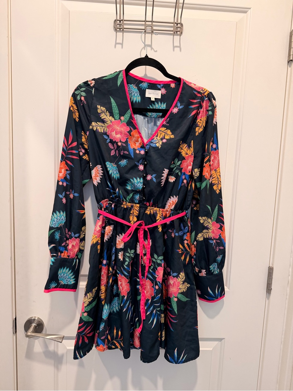 Melloday Long Sleeve Floral
Button-Down Mini Dress with Pink Tie Belt Size M